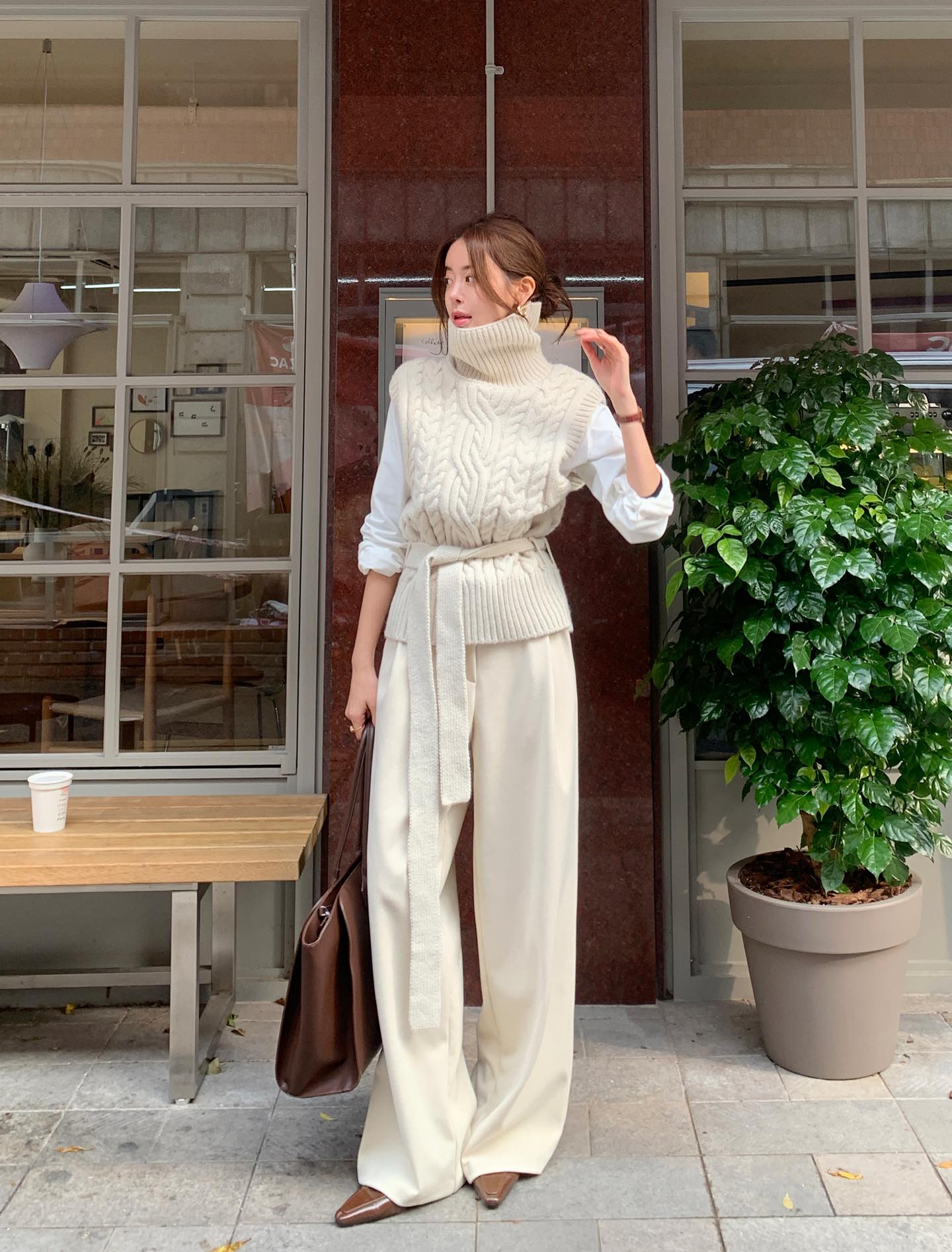 4 mẫu quần công sở giúp bạn mặc đẹp suốt năm 2026- Ảnh 7. 4 mẫu quần công sở giúp bạn mặc đẹp suốt năm 2026- Ảnh 7.