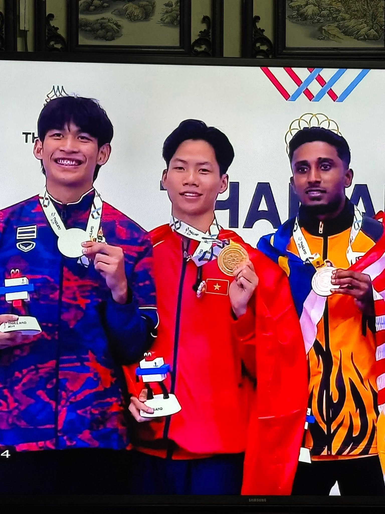 Võ sĩ Việt Nam vừa nhận huy chương vàng tại SEA Games 33 có 1 chi tiết khiến G-DRAGON được "thơm lây"- Ảnh 1.