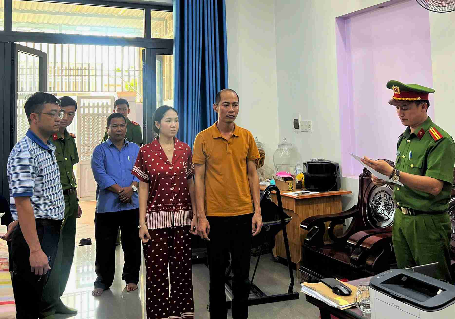 Khám xét phòng khám nha khoa, bắt "bác sĩ" Nguyễn Văn Đồng- Ảnh 1. Khám xét phòng khám nha khoa, bắt "bác sĩ" Nguyễn Văn Đồng- Ảnh 1.