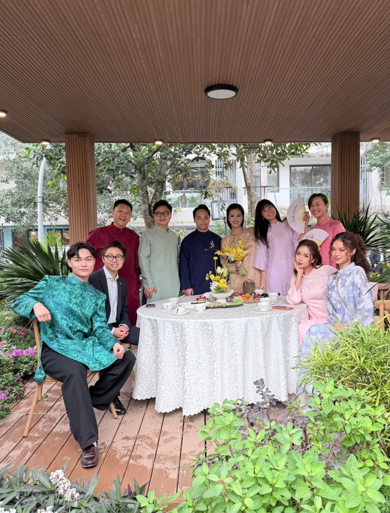 "Mỹ nhân 10 năm chăn trâu" lấy chồng giàu gia thế khủng, bước vào cửa hào môn ở biệt thự hoành tráng- Ảnh 6.