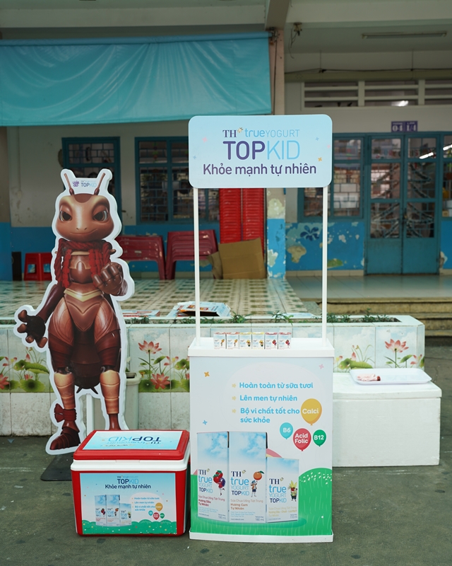 Học sinh tiểu học TP.HCM xem Dế Mèn tại trường: Phản ứng cực dễ thương- Ảnh 7.