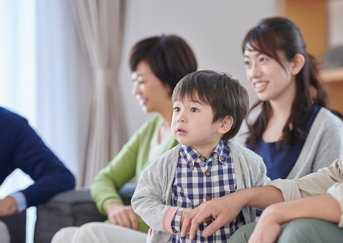 8 điều cha mẹ kh&ocirc;ng n&ecirc;n chia sẻ với con c&aacute;i d&ugrave; gia đ&igrave;nh c&oacute; hạnh ph&uacute;c đến đ&acirc;u- Ảnh 3.