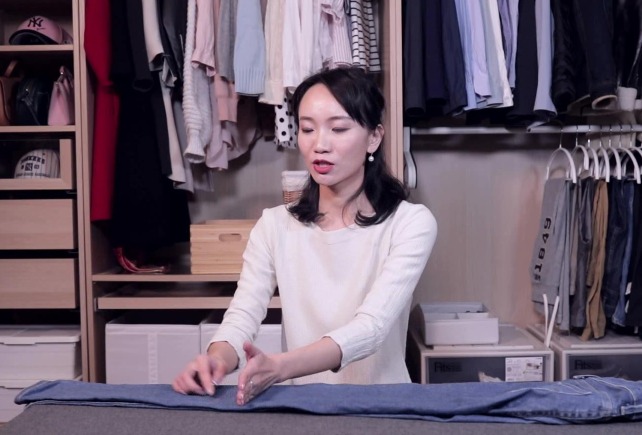 Phát hiện giúp việc trẻ lương 7 triệu/h, có 30 tỷ trong tài khoản nhờ chiều được 