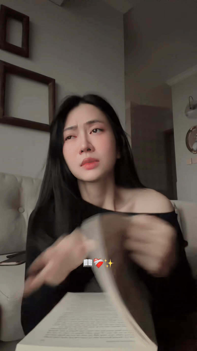 Lê Bống tự đặt máy quay cảnh khóc nức nở khi đọc sách- Ảnh 5. Lê Bống tự đặt máy quay cảnh khóc nức nở khi đọc sách- Ảnh 5.