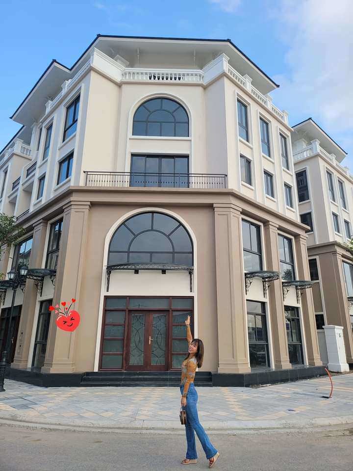 Biệt thự mới đẹp như tranh vẽ của Biệt thự mới đẹp như tranh vẽ của