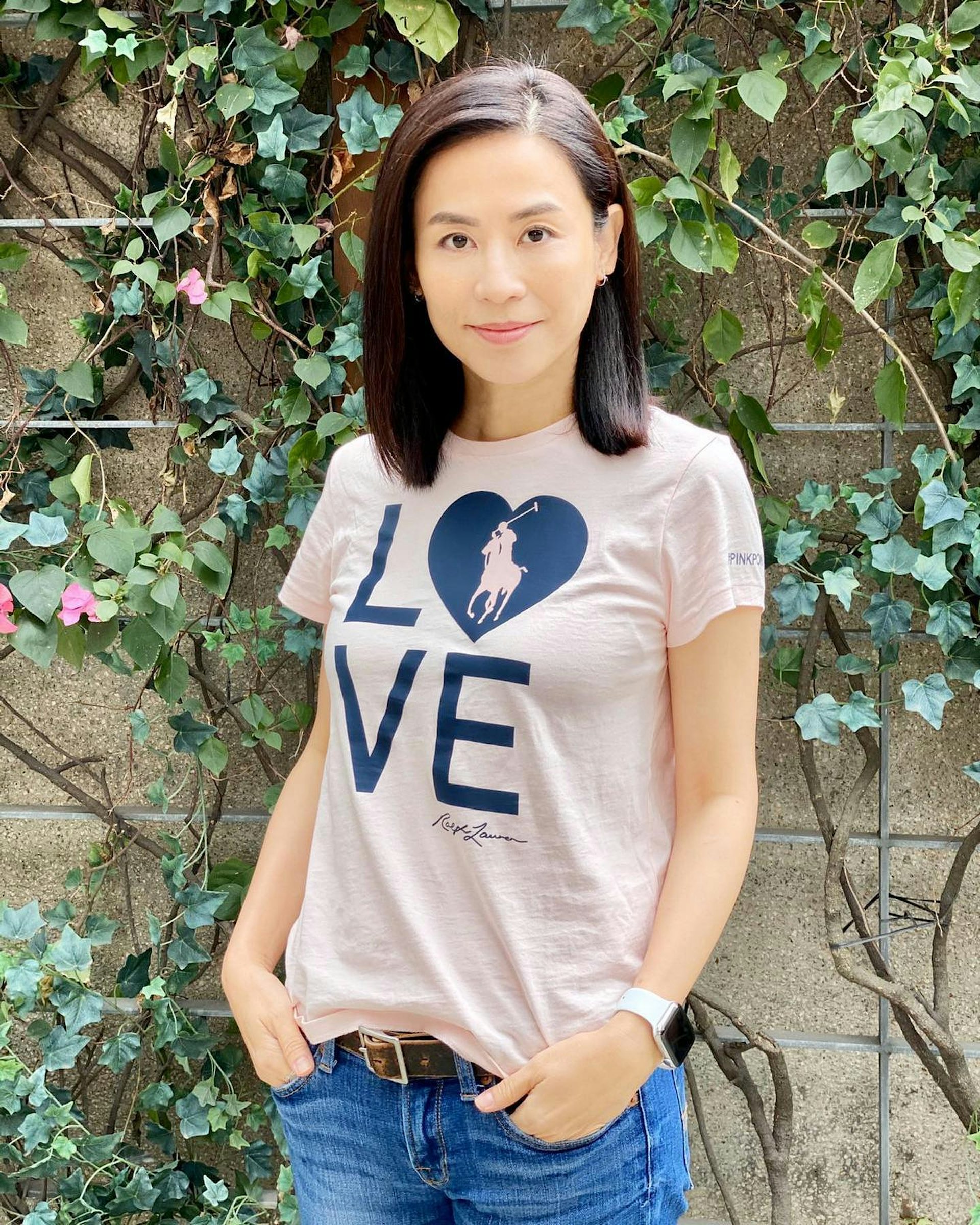 "Nữ hoàng con tin" Tuyên Huyên 55 tuổi vẫn trẻ đẹp như 24 năm trước: 1 loại nước uống mỗi sáng là bí quyết- Ảnh 6. "Nữ hoàng con tin" Tuyên Huyên 55 tuổi vẫn trẻ đẹp như 24 năm trước: 1 loại nước uống mỗi sáng là bí quyết- Ảnh 6.