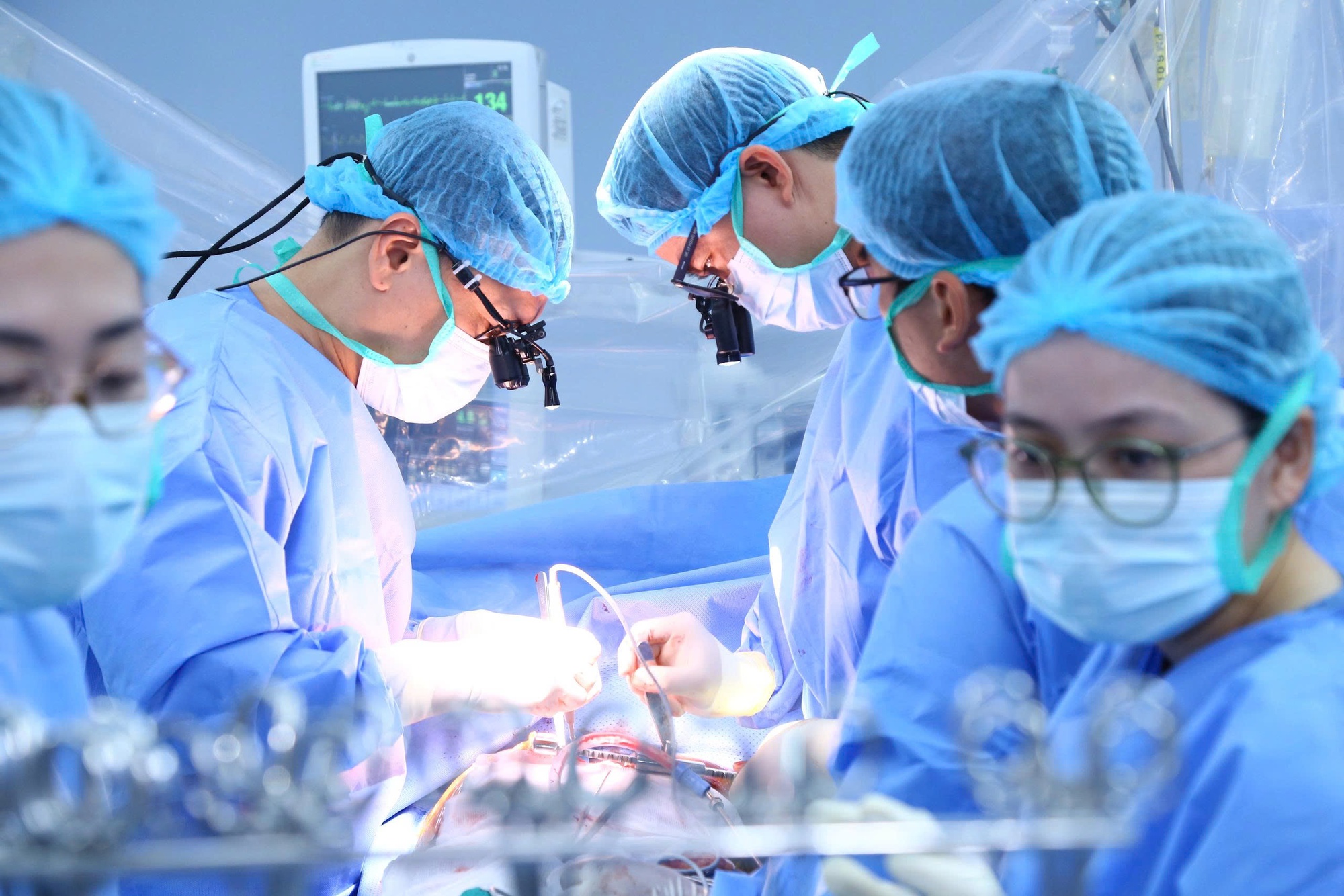 Việt Nam vượt Hàn Quốc, Nhật Bản về số ca ghép tim- Ảnh 2. Việt Nam vượt Hàn Quốc, Nhật Bản về số ca ghép tim- Ảnh 2.