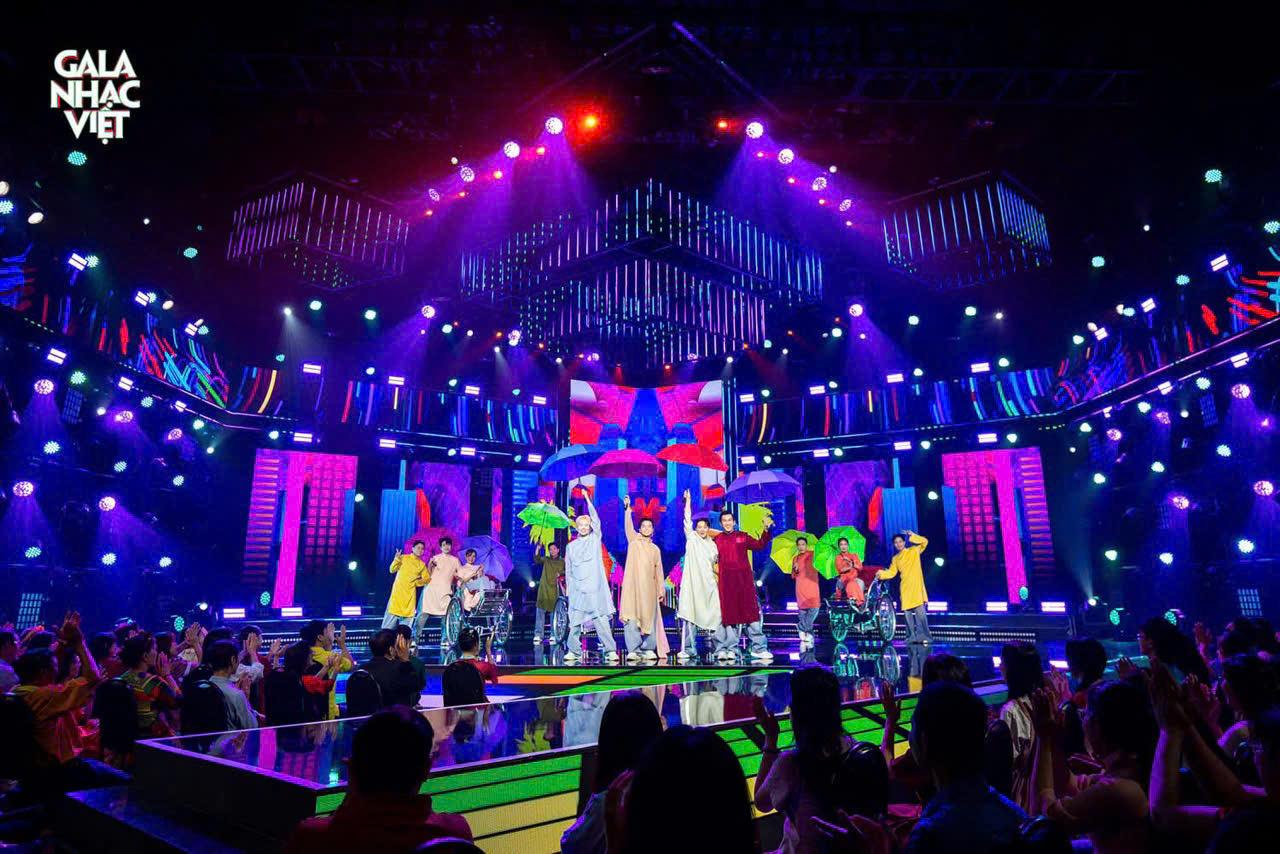 Đạo diễn - NSX Trần Thành Trung: "Làm Gala Nhạc Việt hay Đại sứ Du lịch, tôi đều muốn lan toả văn hoá Việt"- Ảnh 2. Đạo diễn - NSX Trần Thành Trung: "Làm Gala Nhạc Việt hay Đại sứ Du lịch, tôi đều muốn lan toả văn hoá Việt"- Ảnh 2.