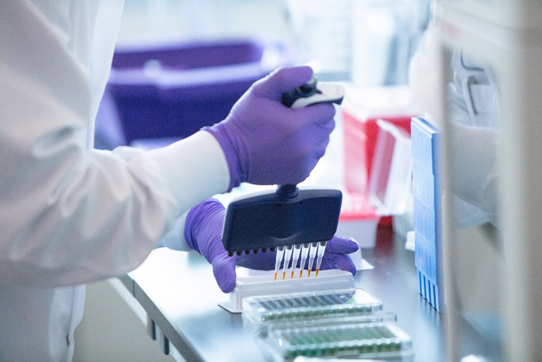 Phòng ngừa HPV đúng cách: Cần tuân thủ phác đồ được FDA và EC phê duyệt- Ảnh 2.