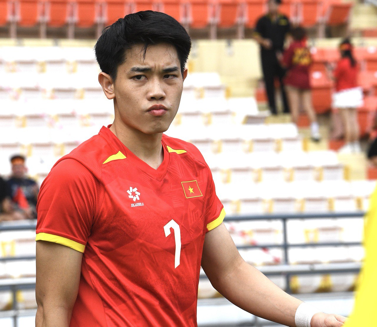 Cách hot boy đội phó U22 Việt Nam - Đình Bắc làm khổ Malaysia, xuất sắc thế nào mà HLV Kim Sang-sik khen hết lời- Ảnh 21.