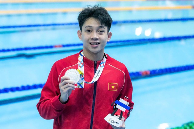 "Rái cá sông Gianh" Huy Hoàng lần thứ 5 giành HCV bơi 1500m SEA Games, visual kình ngư HCB bên cạnh cũng hot không kém- Ảnh 3.