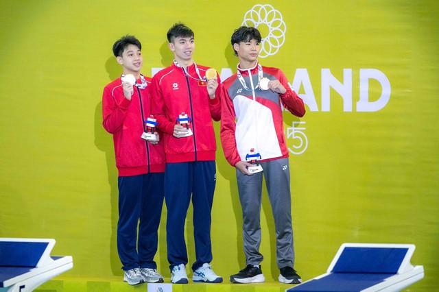 "Rái cá sông Gianh" Huy Hoàng lần thứ 5 giành HCV bơi 1500m SEA Games, visual kình ngư HCB bên cạnh cũng hot không kém- Ảnh 11.