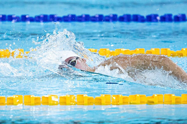 "Rái cá sông Gianh" Huy Hoàng lần thứ 5 giành HCV bơi 1500m SEA Games, visual kình ngư HCB bên cạnh cũng hot không kém- Ảnh 9.