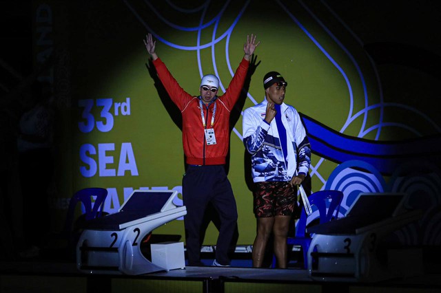 "Rái cá sông Gianh" Huy Hoàng lần thứ 5 giành HCV bơi 1500m SEA Games, visual kình ngư HCB bên cạnh cũng hot không kém- Ảnh 10.