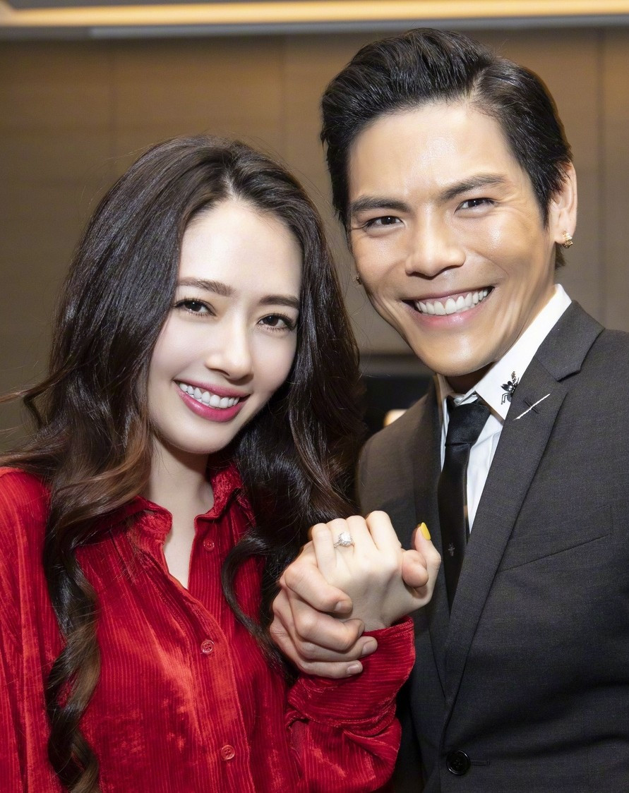 Hôn nhân kỳ lạ của con trai ông trùm giới giải trí- Ảnh 1.