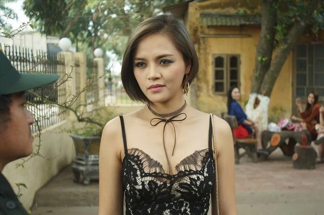 Mỹ nhân Việt được Bộ Quốc Phòng khen thưởng: Đóng tận 5 phim top 1 rating cả nước, nhan sắc thăng hạng dữ dội- Ảnh 2. Mỹ nhân Việt được Bộ Quốc Phòng khen thưởng: Đóng tận 5 phim top 1 rating cả nước, nhan sắc thăng hạng dữ dội- Ảnh 2.