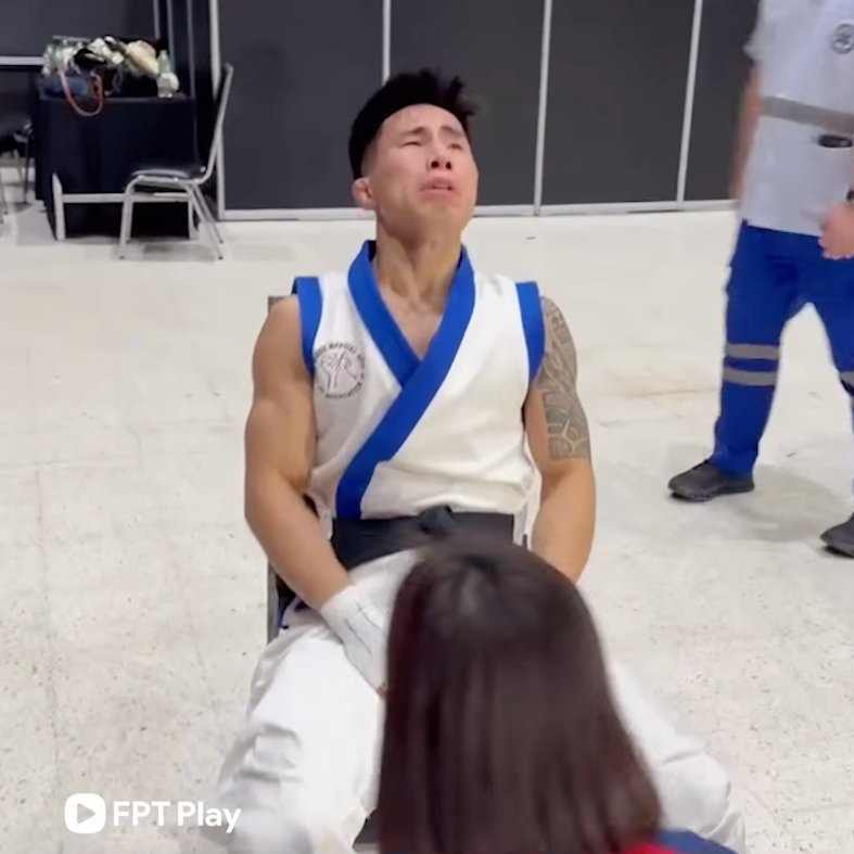 Thanh niên chạy xe ôm thành võ sĩ MMA đi thi SEA Games: 100 triệu người Việt xúc động vì 1 chi tiết- Ảnh 2. Thanh niên chạy xe ôm thành võ sĩ MMA đi thi SEA Games: 100 triệu người Việt xúc động vì 1 chi tiết- Ảnh 2.