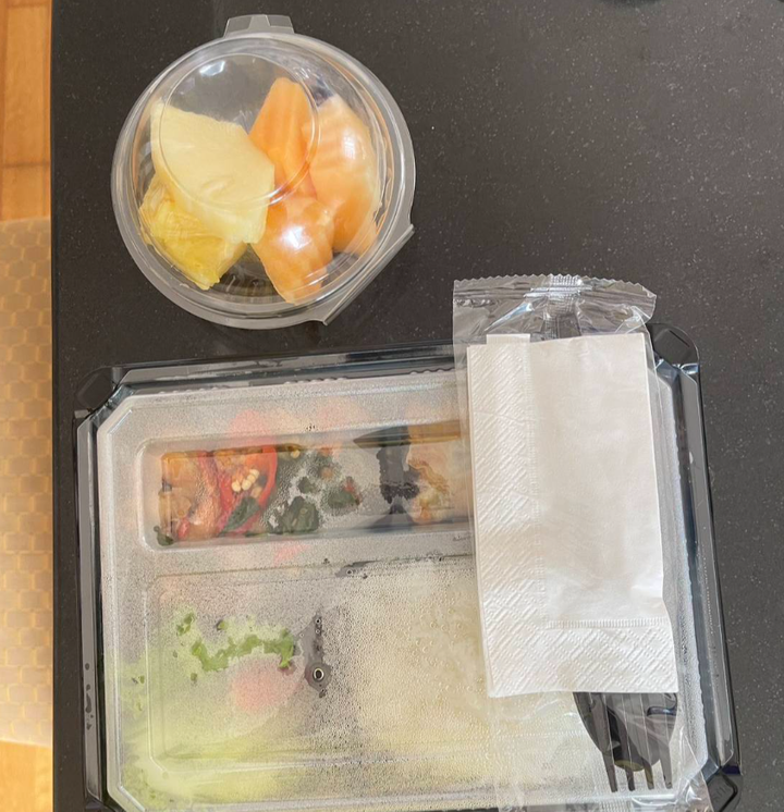 Suất ăn cho VĐV ở SEA Games gây sốc: Giá 200.000 đồng chỉ có cơm hộp- Ảnh 1.