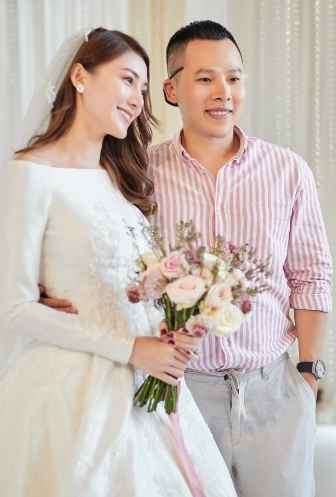 Mỹ nhân là mẹ bỉm 2 con bất ngờ hôn Vũ Khắc Tiệp- Ảnh 4.