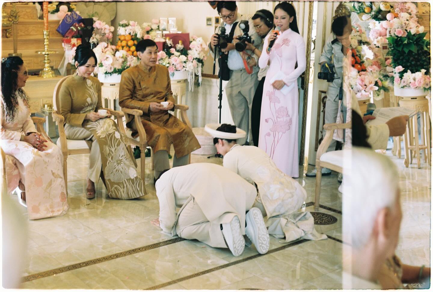 Tỷ phú Johnathan Hạnh Nguyễn tổ chức siêu đám cưới cho con gái: Nhận xét từ truyền thông quốc tế- Ảnh 4. Tỷ phú Johnathan Hạnh Nguyễn tổ chức siêu đám cưới cho con gái: Nhận xét từ truyền thông quốc tế- Ảnh 4.