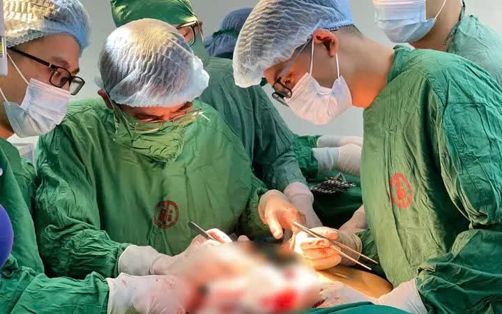 Kịp thời cứu sống nam thanh niên bị chấn thương tim- Ảnh 1.