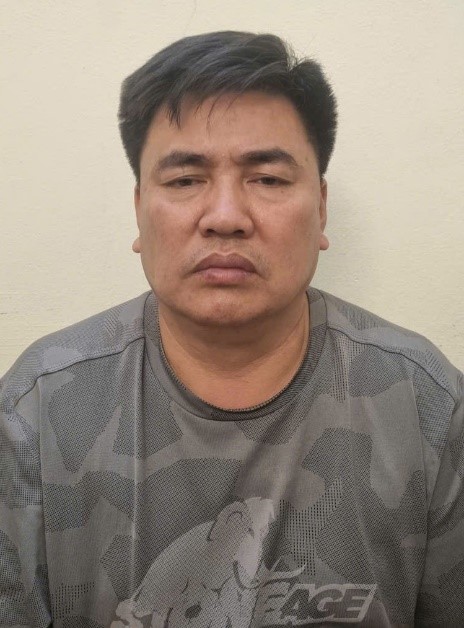 Người đẩy đại úy CSGT vào đầu xe tải từng nhốt công an xã trong nhà- Ảnh 2. Người đẩy đại úy CSGT vào đầu xe tải từng nhốt công an xã trong nhà- Ảnh 2.