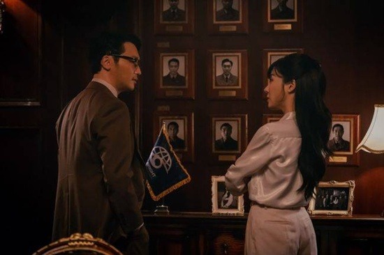 Lộ cặp nhẫn đính ước khó tin của Tiffany (SNSD) và hôn phu tài tử- Ảnh 3. Lộ cặp nhẫn đính ước khó tin của Tiffany (SNSD) và hôn phu tài tử- Ảnh 3.