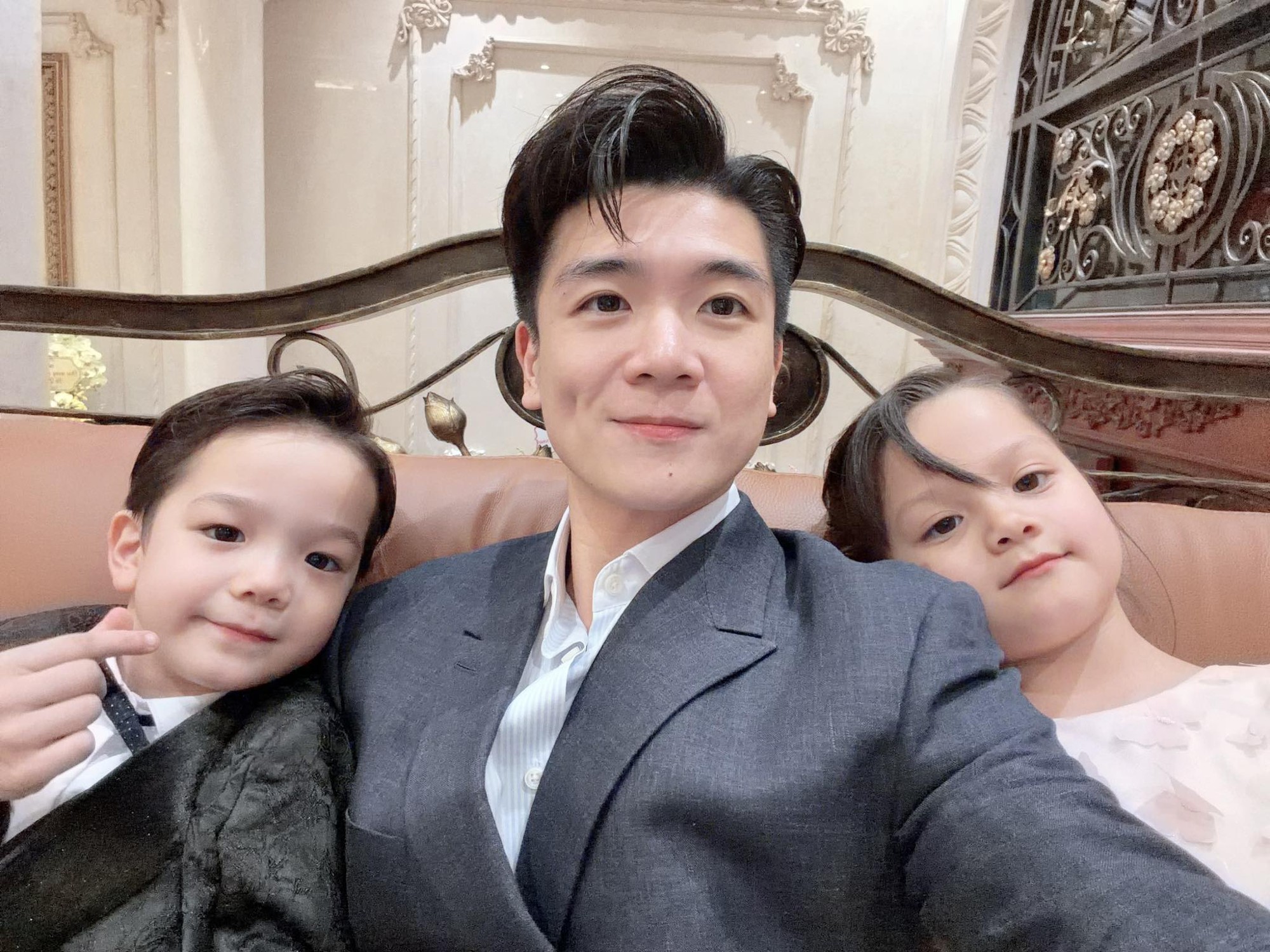 Ông bố đơn thân nghìn tỷ hé lộ cách con gái lớn Ông bố đơn thân nghìn tỷ hé lộ cách con gái lớn