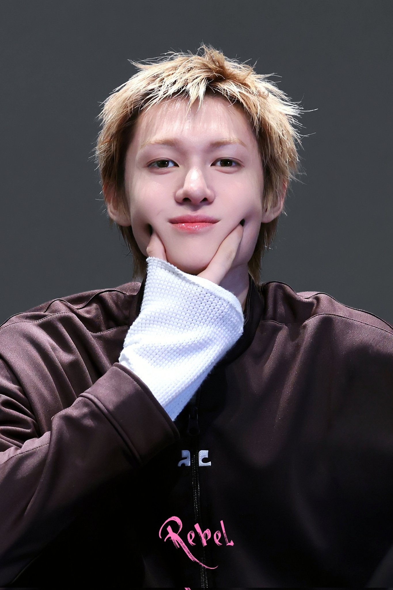 Cả triệu người phát cuồng nghe mỹ nam 1m9 hát nhạc BIGBANG, nghe đến tuổi bài hát mới sốc- Ảnh 8.