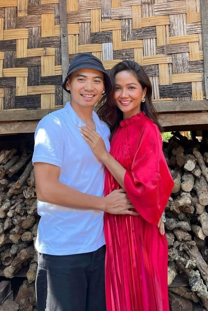 Sao Vbiz đón “em bé rắn” trong năm 2025- Ảnh 8. Sao Vbiz đón “em bé rắn” trong năm 2025- Ảnh 8.