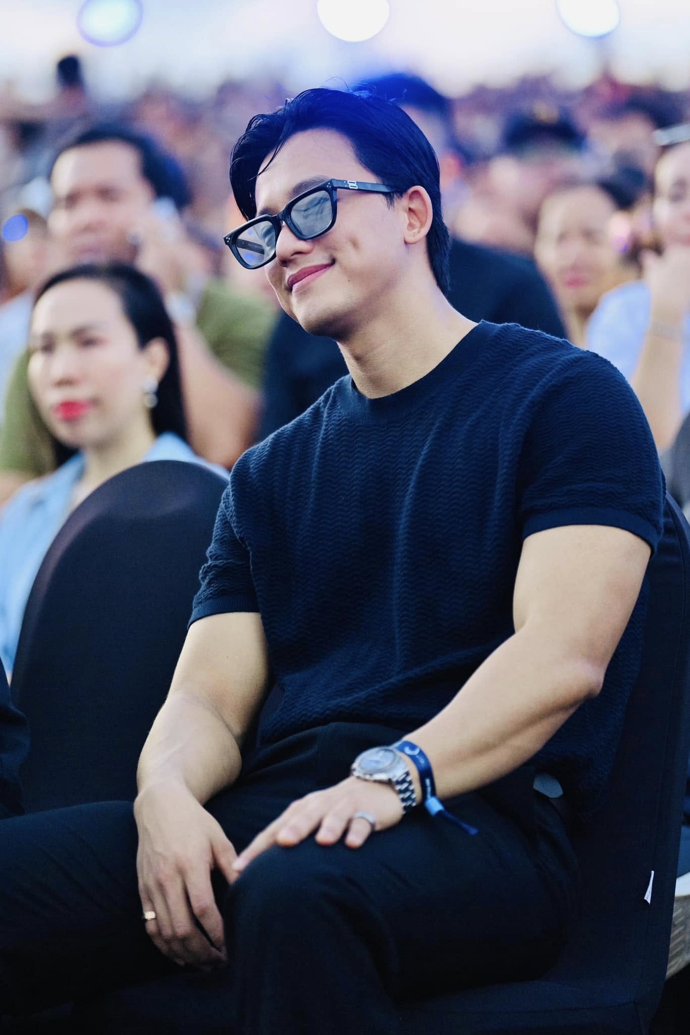 Mỹ Tâm tìm Mai Tài Phến giữa biển 40 nghìn người- Ảnh 5.