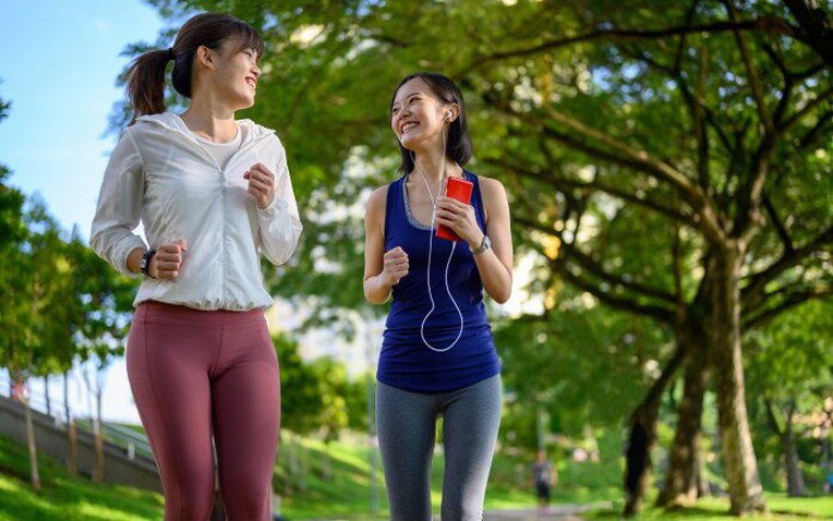 Mỗi ng&agrave;y chỉ cần l&agrave;m việc n&agrave;y 15 ph&uacute;t, đường huyết giảm v&agrave; b&igrave;nh ổn ngay, kiểm so&aacute;t tiểu đường "kh&ocirc;ng l&agrave;m loạn"- Ảnh 1.