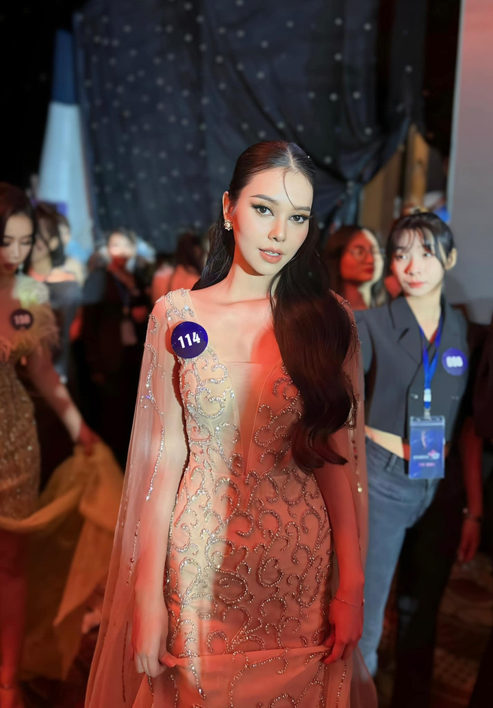 Nữ diễn vi&ecirc;n đ&oacute;ng vai 'g&aacute;i đểu' đang g&acirc;y tranh c&atilde;i tr&ecirc;n phim giờ v&agrave;ng VTV- Ảnh 9.