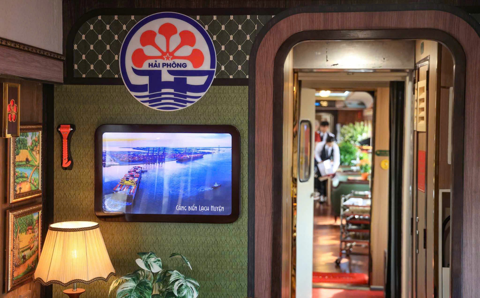 Chuyến tàu đi hơn 100km, thu 100 tỷ sau 7 tháng hoạt động: Du khách nhận xét "sang như máy bay"- Ảnh 3. Chuyến tàu đi hơn 100km, được nhận xét