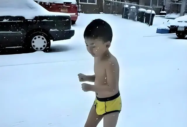 Cậu bé từng bị bố bắt cởi trần chạy trong thời tiết -13°C, được giáo dục kiểu đại bàng, hiện ra sao sau 13 năm?- Ảnh 2. Cậu bé từng bị bố bắt cởi trần chạy trong thời tiết -13°C, được giáo dục kiểu đại bàng, hiện ra sao sau 13 năm?- Ảnh 2.