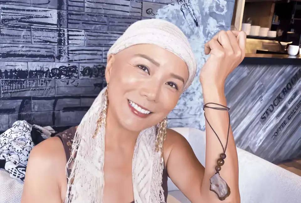 Á hậu đình đám bất ngờ lộ diện sau 1 năm điều trị ung thư vú giai đoạn cuối, thân hình gầy rộc khiến ai cũng giật mình- Ảnh 3.