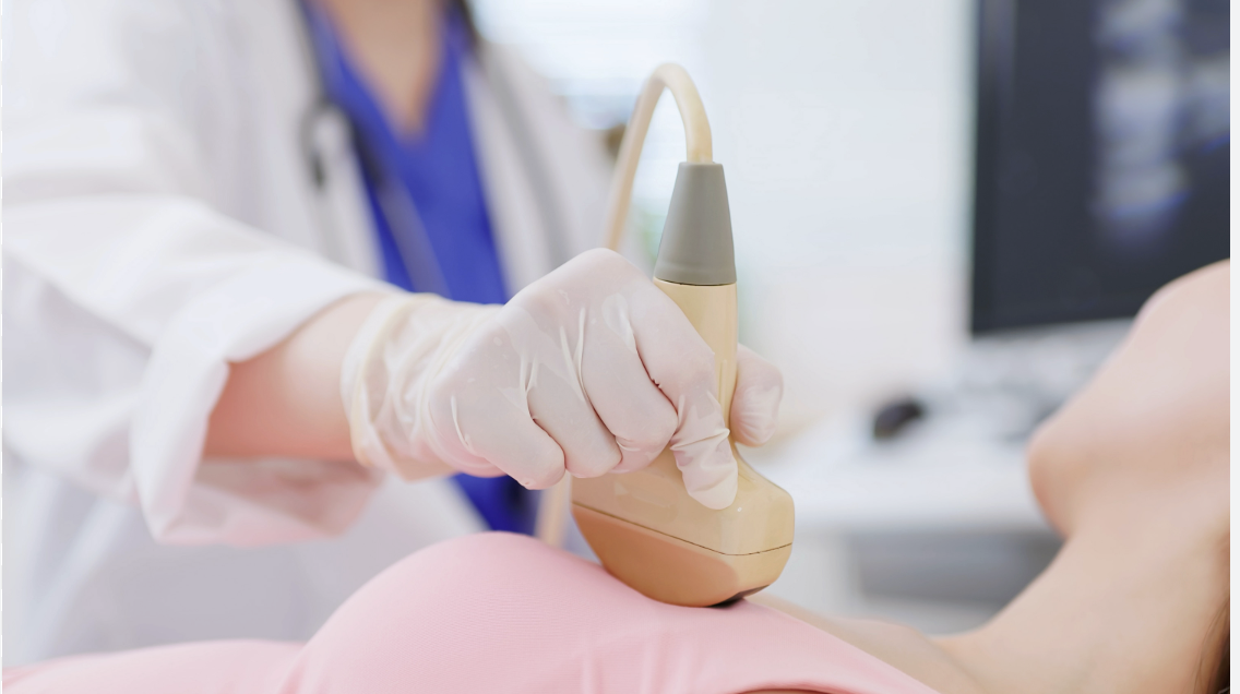 Á hậu đình đám bất ngờ lộ diện sau 1 năm điều trị ung thư vú giai đoạn cuối, thân hình gầy rộc khiến ai cũng giật mình- Ảnh 6.