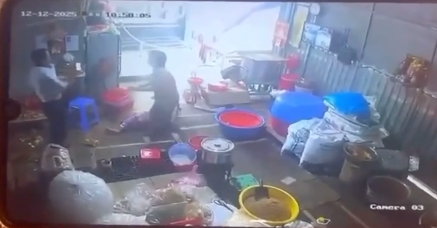 Tây Ninh: Người đàn ông cầm dao lao vào chém vợ rồi tự sát- Ảnh 1.