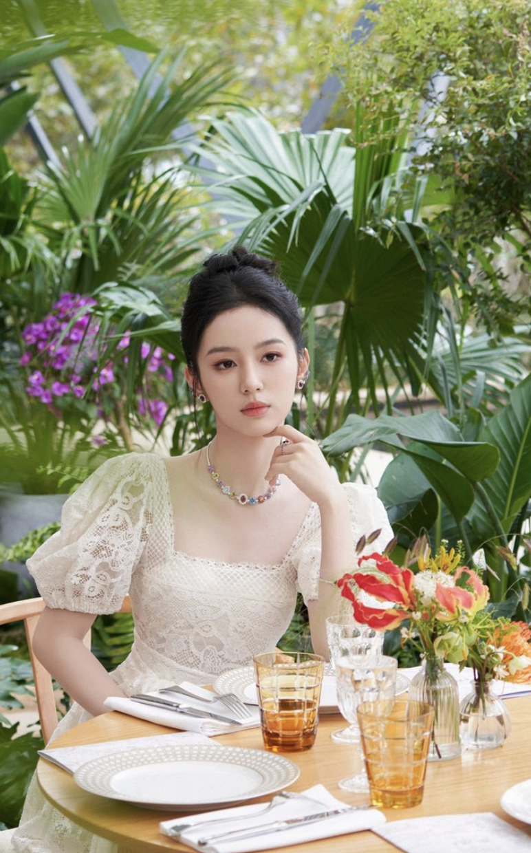 Đại sứ để chân trần giữa thời tiết âm 3 độ C, Dior hưởng lợi- Ảnh 17.