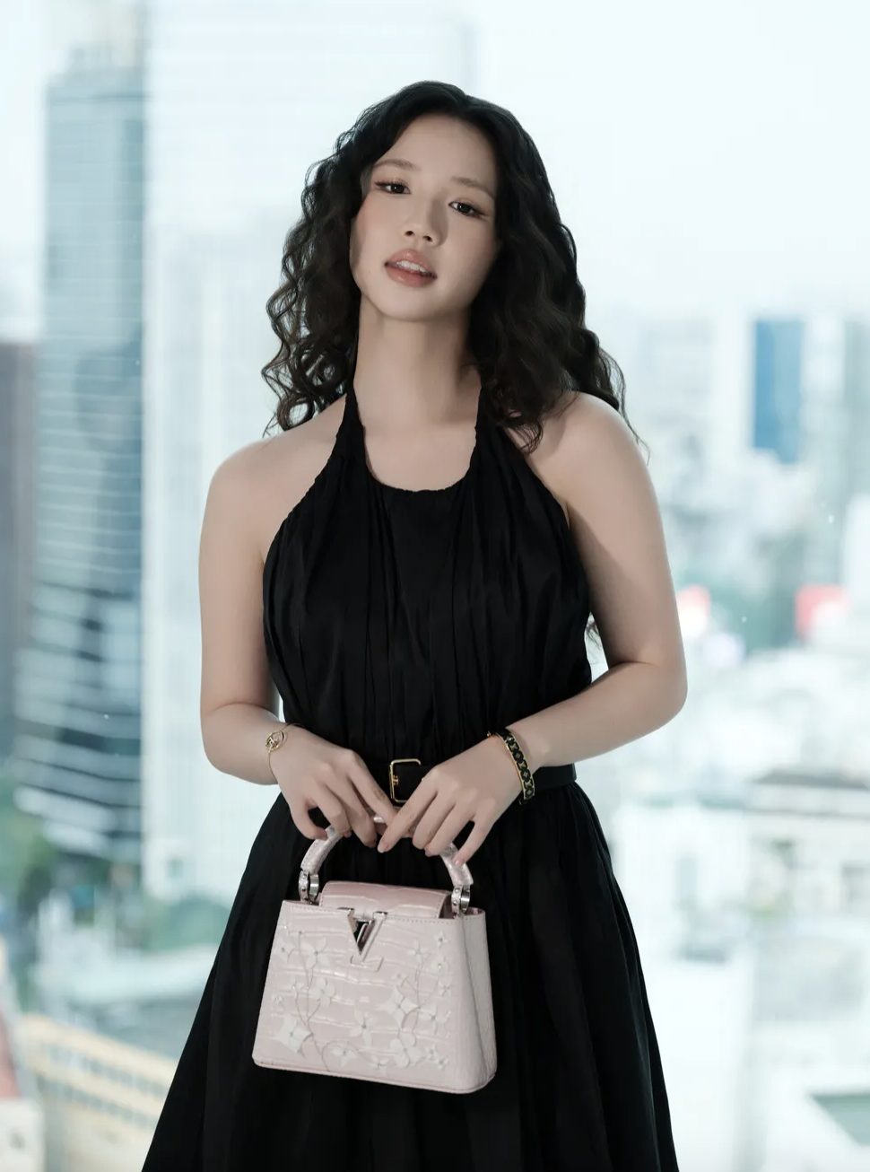 Louis Vuitton đã có một năm “bội thu” chưa từng có cùng showbiz Việt- Ảnh 15.