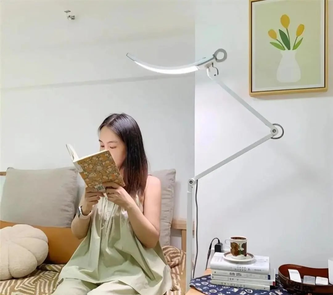 Ngỡ ngàng căn hộ 14m2 ở Hong Kong: Nhỏ xíu mà tận 2 phòng khách, đủ sống thoải mái- Ảnh 2. Ngỡ ngàng căn hộ 14m2 ở Hong Kong: Nhỏ xíu mà tận 2 phòng khách, đủ sống thoải mái- Ảnh 2.