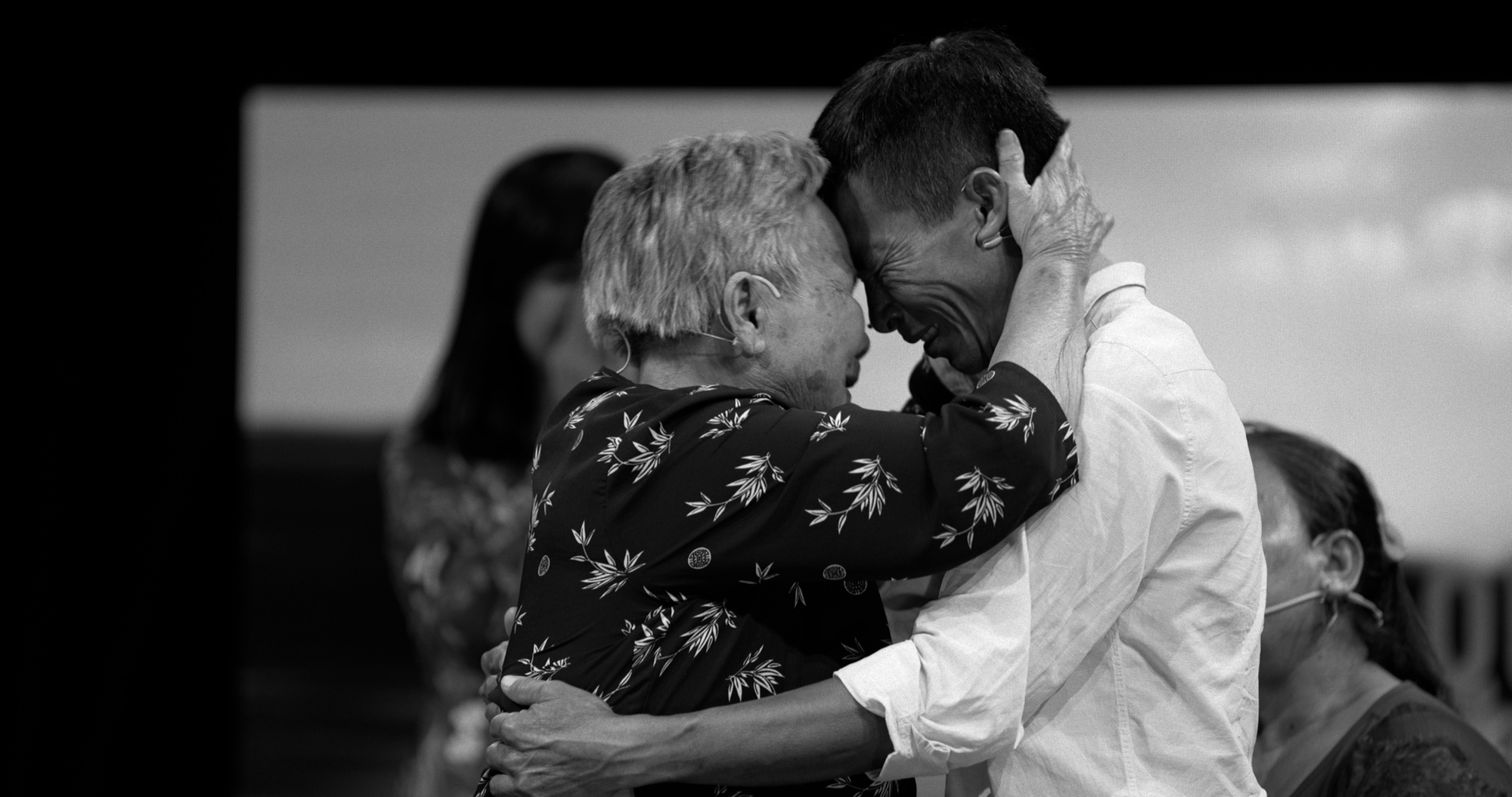 Chân Trời Rực Rỡ: Cách nhìn lại những đứt gãy của lịch sử và hỏi con người về niềm tin cuối cùng - mình thuộc về đâu?- Ảnh 3. Chân Trời Rực Rỡ: Cách nhìn lại những đứt gãy của lịch sử và hỏi con người về niềm tin cuối cùng - mình thuộc về đâu?- Ảnh 3.