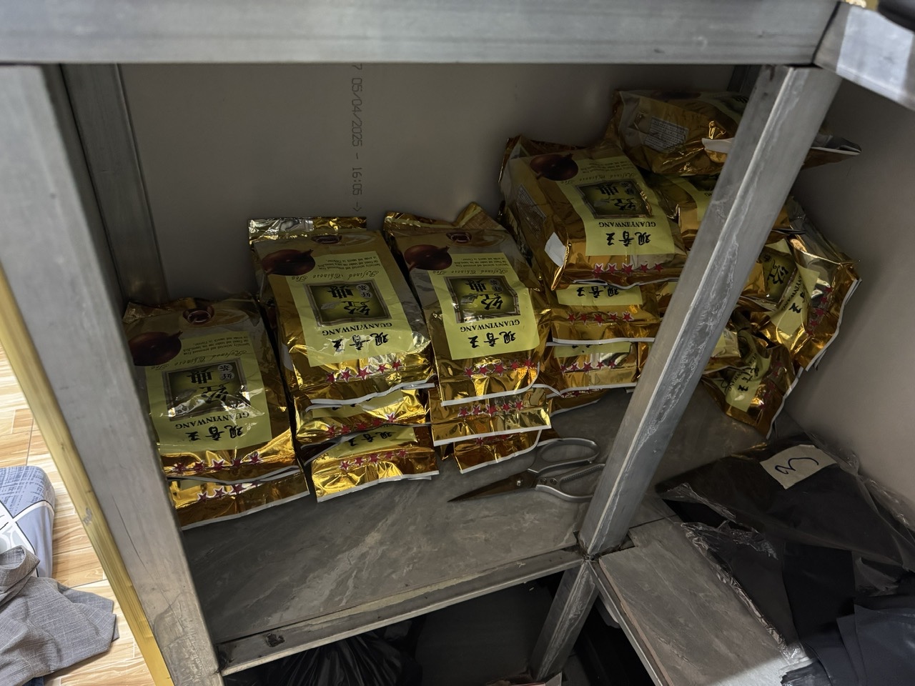 Choáng ngợp lô hàng cấm trong đường dây xuyên quốc gia giao dịch 1.500 tỷ đồng- Ảnh 5. Choáng ngợp lô hàng cấm trong đường dây xuyên quốc gia giao dịch 1.500 tỷ đồng- Ảnh 5.