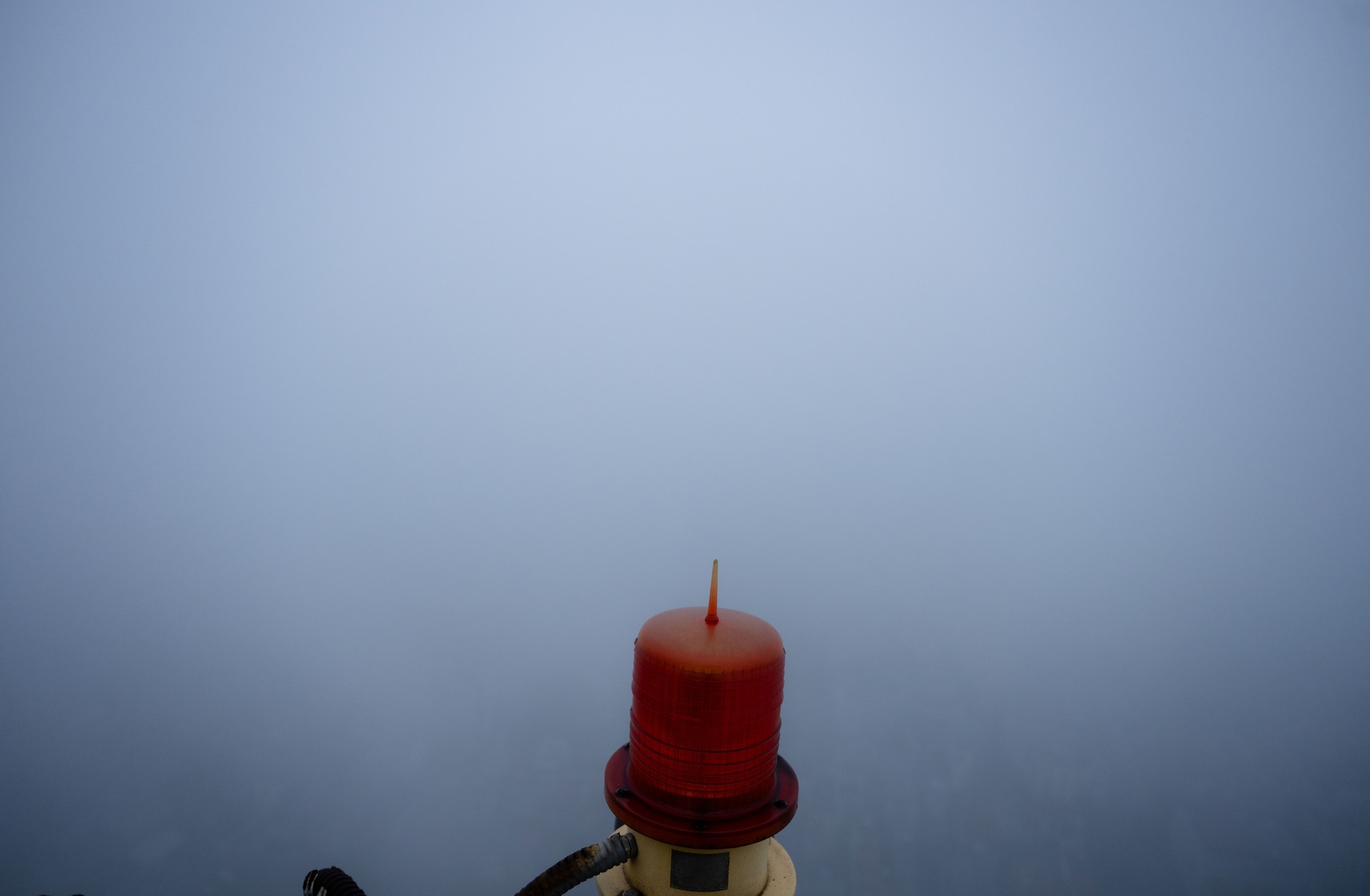 Sáng thứ Bảy, Hà Nội khác lạ khi hứng trọn combo sương mù, ô nhiễm, mưa lạnh- Ảnh 13. Sáng thứ Bảy, Hà Nội khác lạ khi hứng trọn combo sương mù, ô nhiễm, mưa lạnh- Ảnh 13.