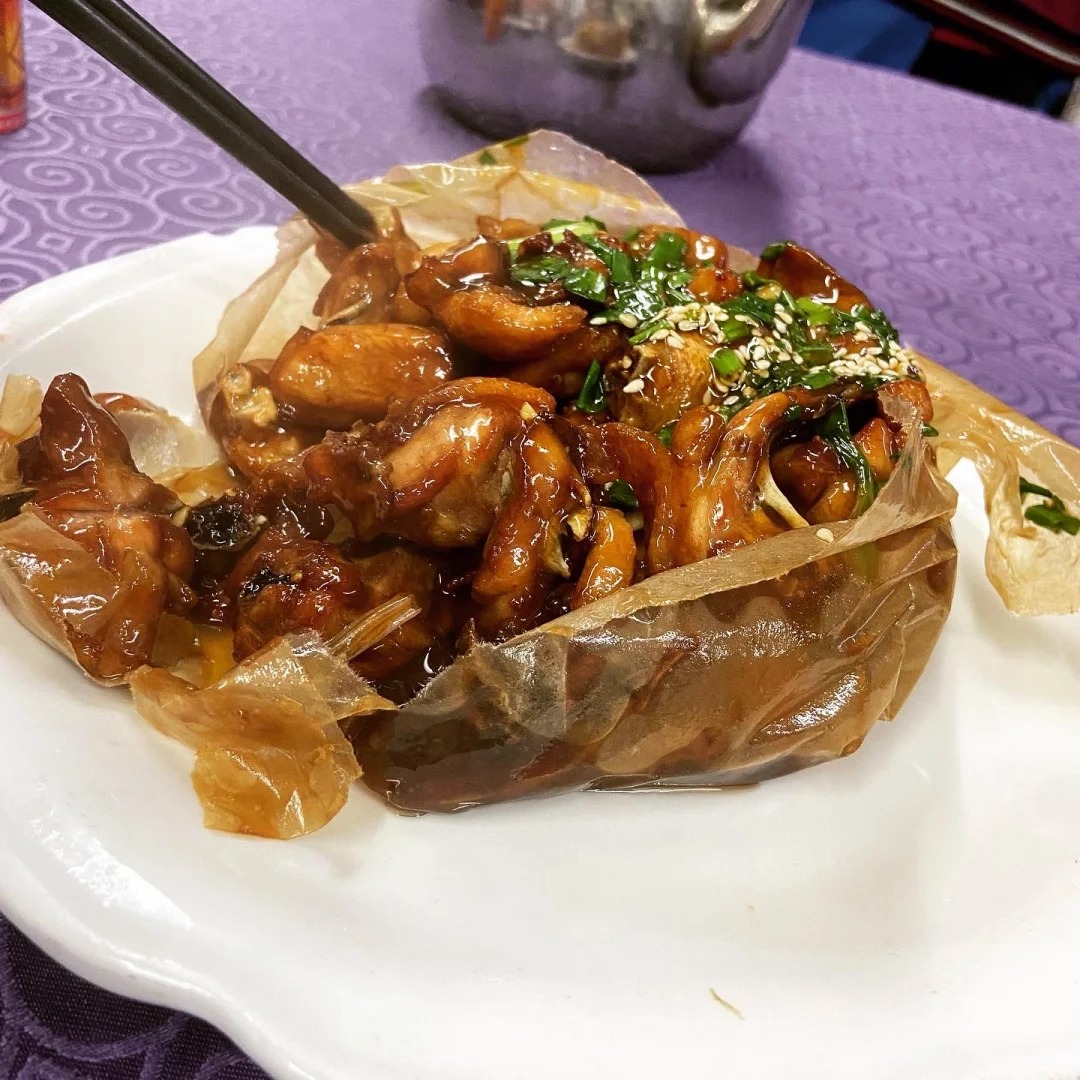 Bỏ ra 290k ăn thử món gà có lịch sử 160 năm: Liệu có ngon thần thánh như lời đồn?- Ảnh 4.