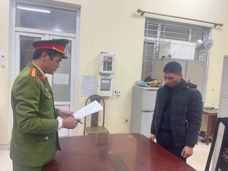 Đến ăn cưới, người đàn ông “tiện tay” lấy luôn gần chục triệu tiền mừng- Ảnh 1. Đến ăn cưới, người đàn ông “tiện tay” lấy luôn gần chục triệu tiền mừng- Ảnh 1.