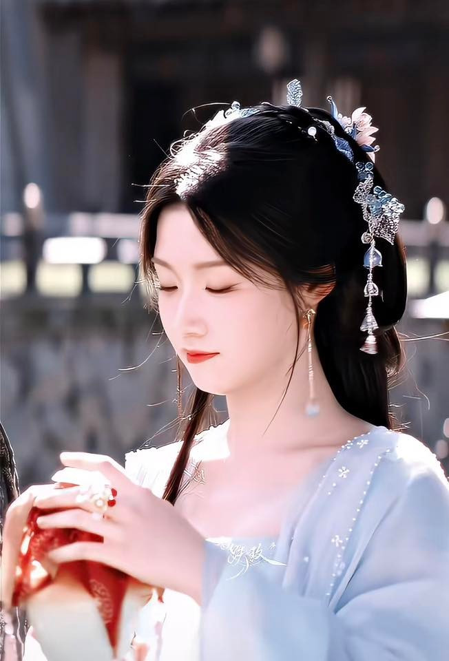 Nhân gian mỹ lệ cũng không đẹp bằng cái ngoảnh đầu của mỹ nhân này: 1 ánh nhìn bằng 7749 câu chuyện- Ảnh 6. Nhân gian mỹ lệ cũng không đẹp bằng cái ngoảnh đầu của mỹ nhân này: 1 ánh nhìn bằng 7749 câu chuyện- Ảnh 6.