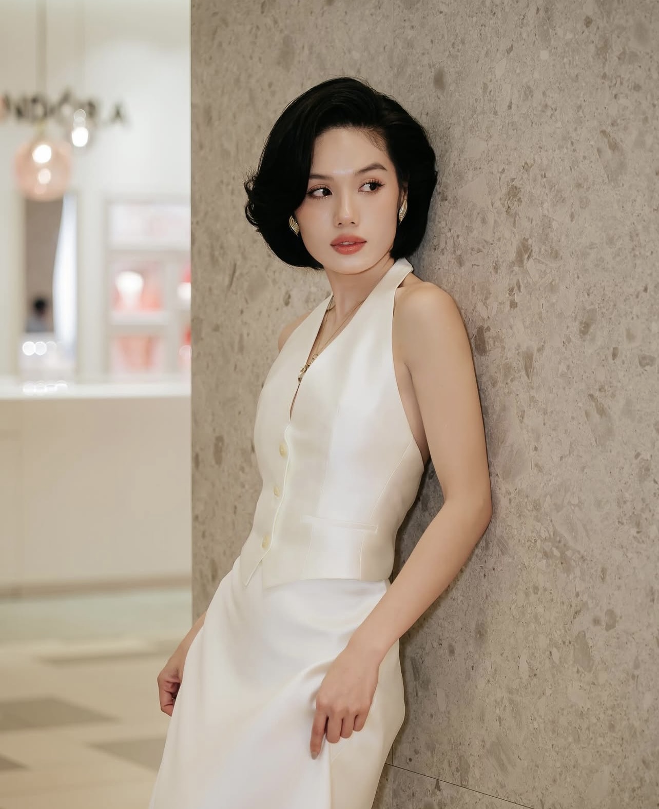 Mỹ nhân phim Việt chạm ngõ brand xa xỉ quá ổn, từ visual đến khí chất đều sáng trưng- Ảnh 9. Mỹ nhân phim Việt chạm ngõ brand xa xỉ quá ổn, từ visual đến khí chất đều sáng trưng- Ảnh 9.