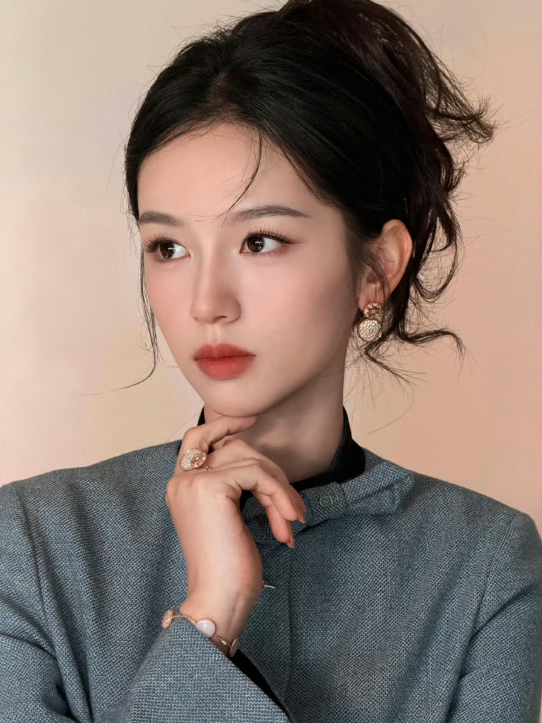 Đại sứ để chân trần giữa thời tiết âm 3 độ C, Dior hưởng lợi- Ảnh 8.