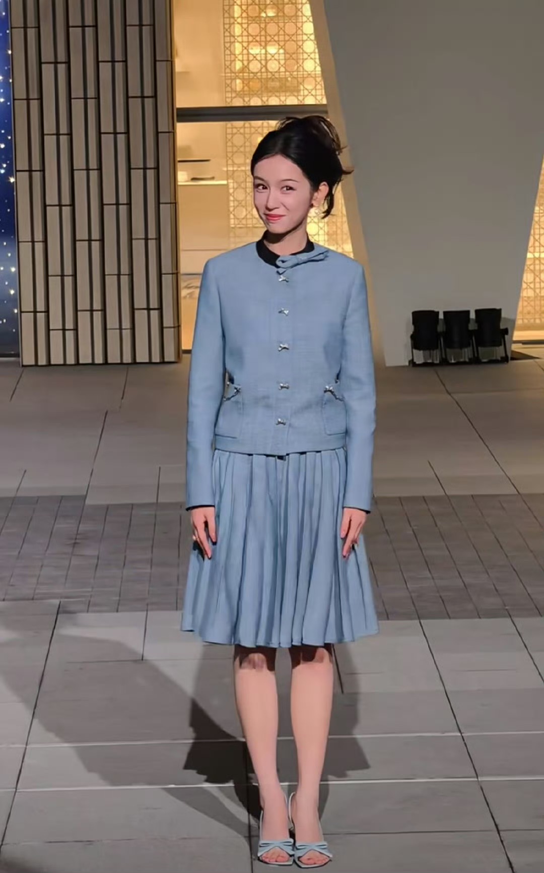 Đại sứ để chân trần giữa thời tiết âm 3 độ C, Dior hưởng lợi- Ảnh 5.